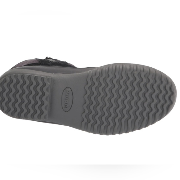 Propét Black Women's Insley Snow Boot Size 6 - Picture 6 of 6